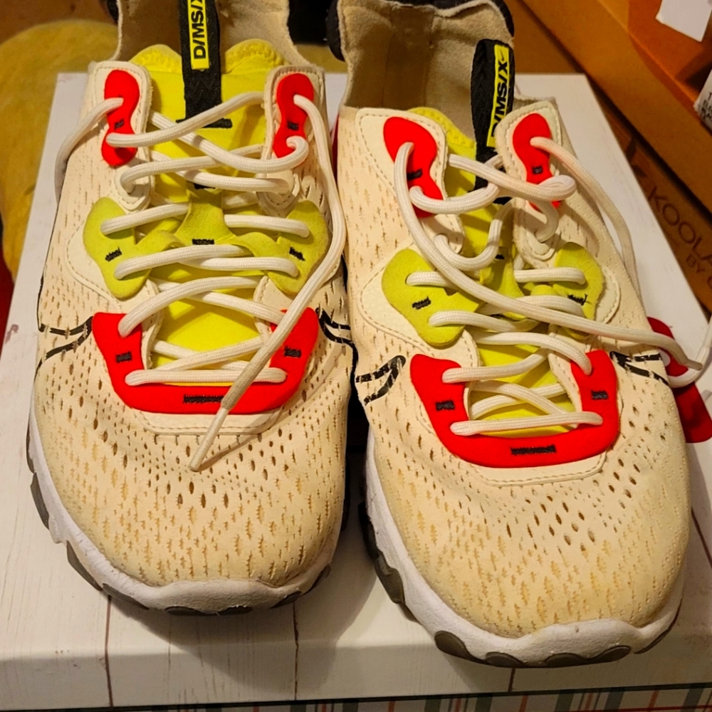 NIKE D/MS/X